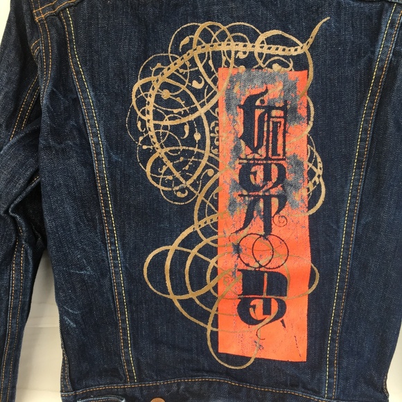 Dark Wash Levi with Graphic Print - Picture 6 of 7